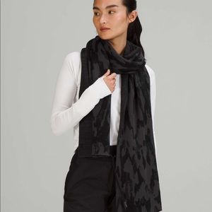 NWT Lululemon Oversized Camo Jacquard Scarf 16 x 80